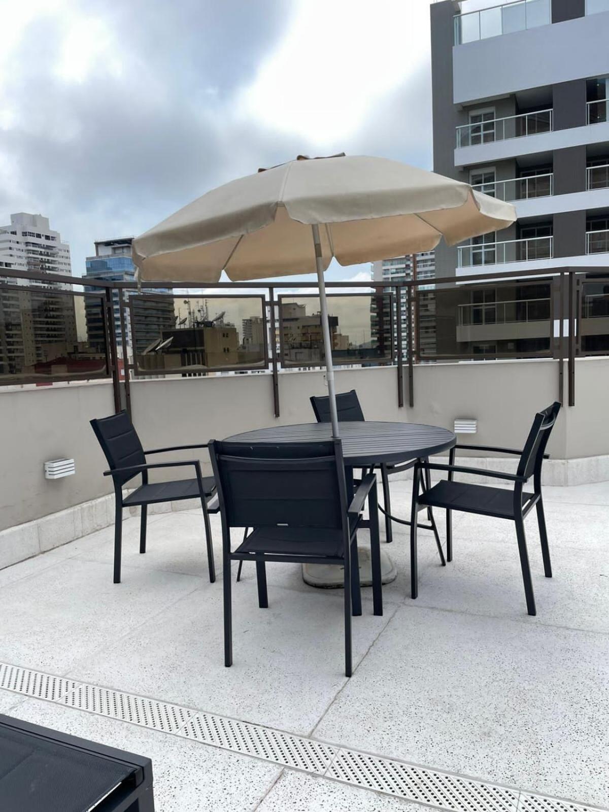 Flat No Hotel Cosmopolitan Com Estacionamento Gratis E Piscina Santos  Exterior foto